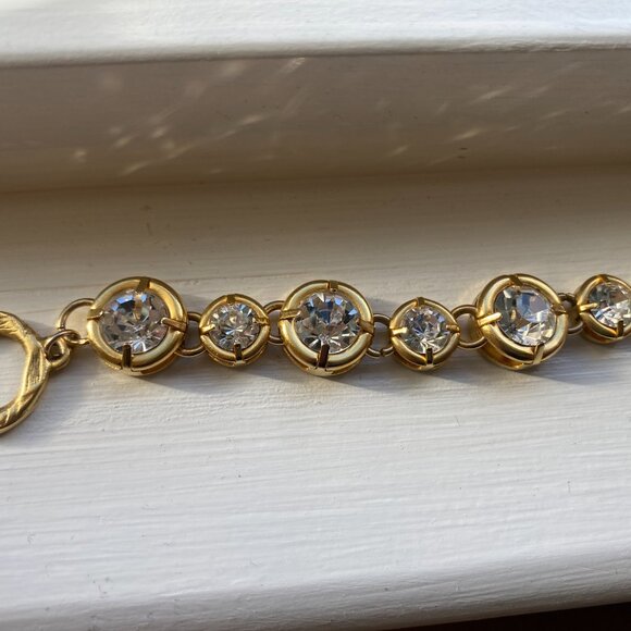 Goldtone bezel crystal toggle bracelet, 7.5" - Picture 1 of 6